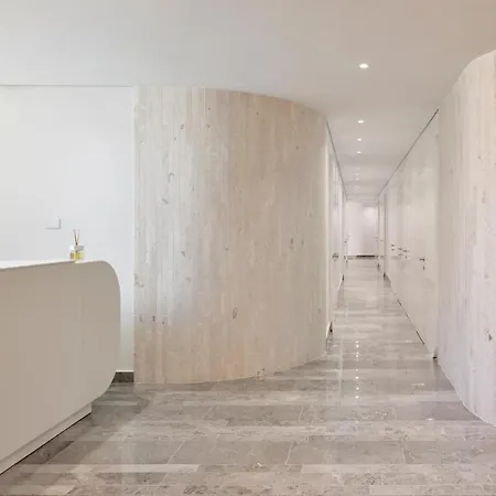 Pinegrove Apartment *