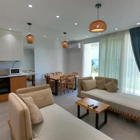 Pinegrove דירה *